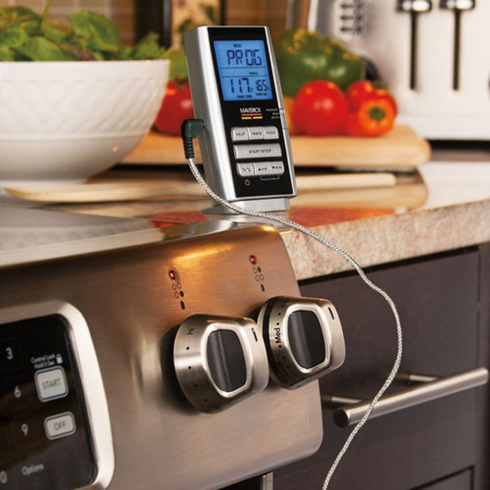 Maverick Et 8 Digital Single Probe Roast Alert Thermometer Barbeques Galore Maverick Et 8 Digital Single Probe Roast Alert Thermometer Barbeques Galore