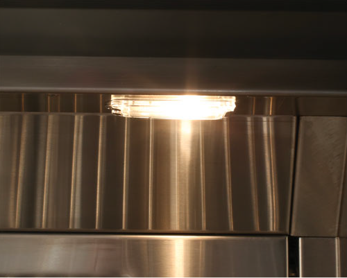Triple-Spot Halogen Lighting
