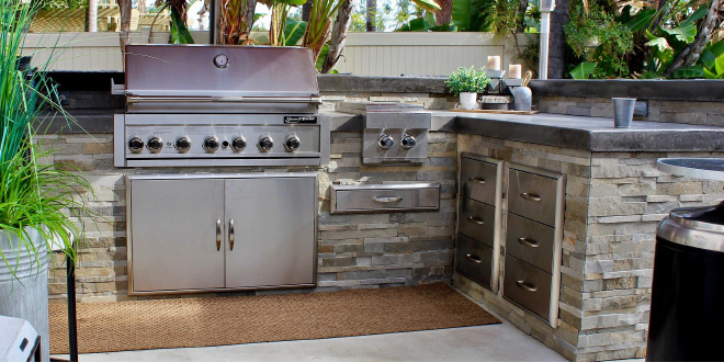 custom outdoor BBQ islands and grills